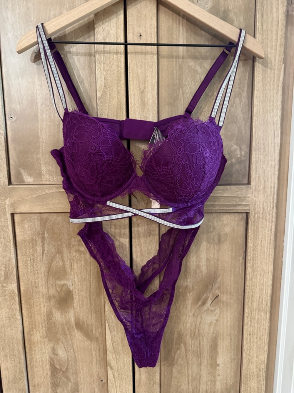 *NEW Victoria's Secret Purple Lace Push-Up Bra Lingerie- Large